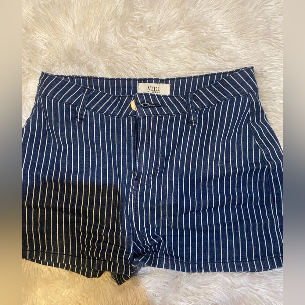 Blue striped shorts - Picture 2 of 4